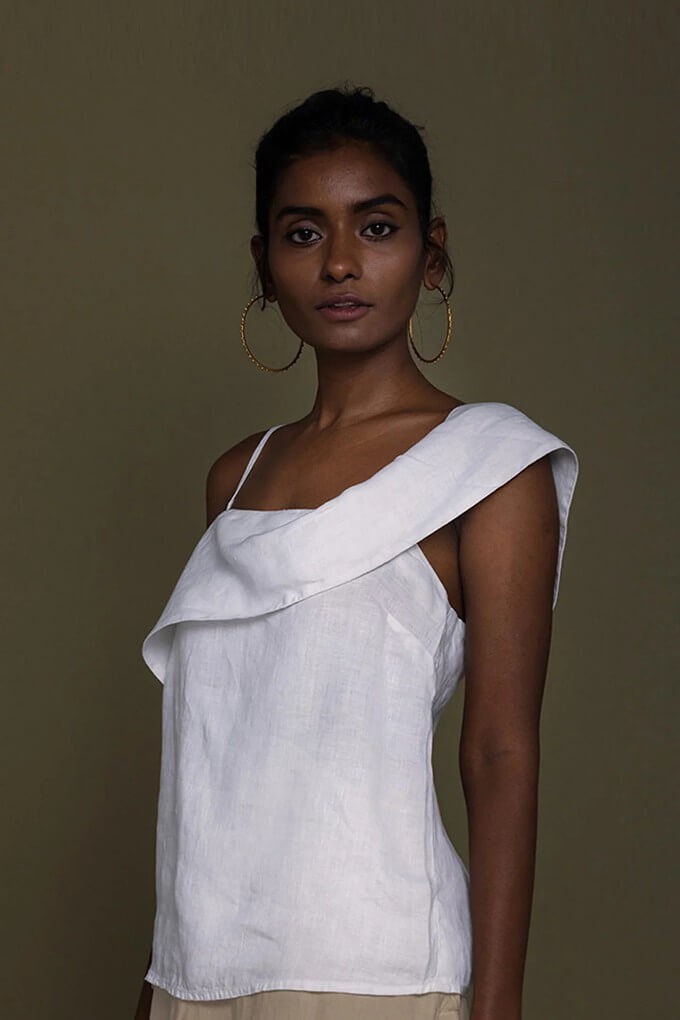 Consumer wearing an ethical hemp top