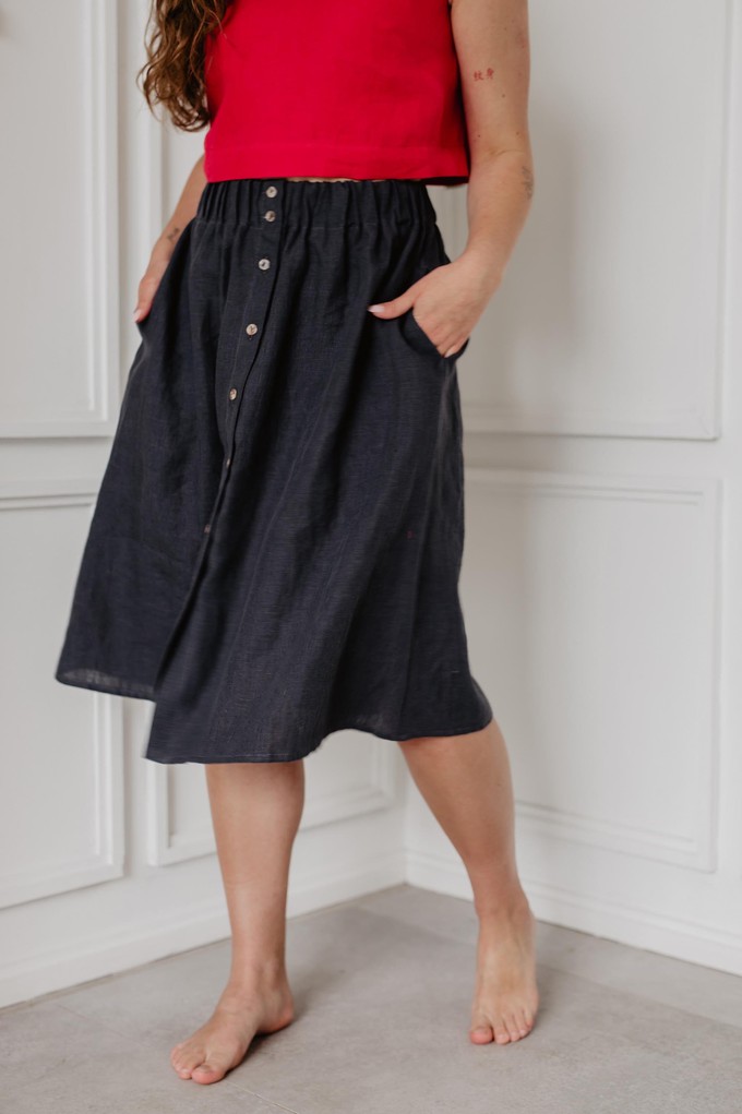 Daisy linen skirt with buttons in Charcoal from AmourLinen