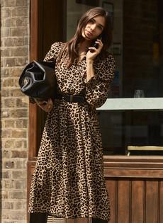 Daryn Printed Midi Dress via Baukjen