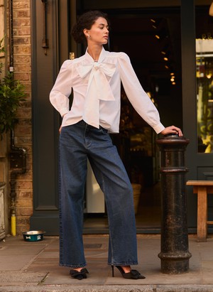 Araya Organic Cotton Bow Neck Blouse from Baukjen