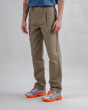 Sobremesa Pleated Pants Kakhi from Brava Fabrics