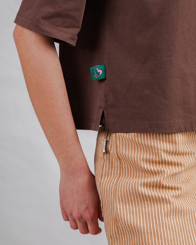Bombon Label Squared Tee Brown from Brava Fabrics