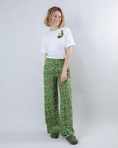 Peanuts Flowers Scoop Tee White via Brava Fabrics