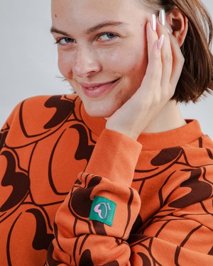 Bombon Allover Rounded Sweatshirt Brown from Brava Fabrics