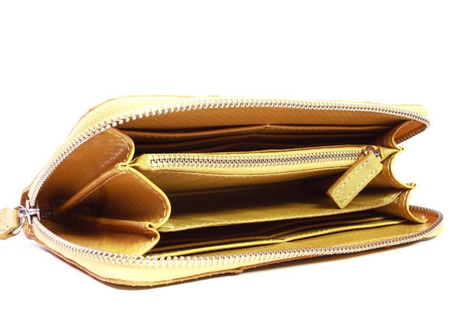 Purse | Printing Blanket & Fire-hose from Elvis & Kresse