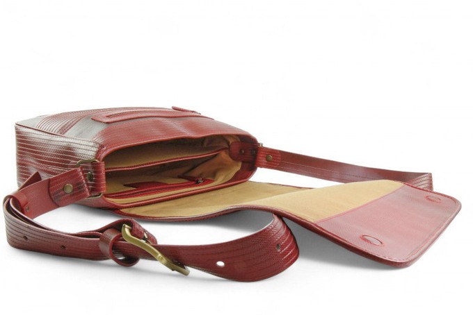 Messenger Bag | Fire-hose from Elvis & Kresse