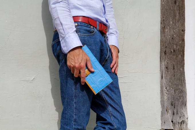 Travel Wallet | Leather & Fire-hose from Elvis & Kresse