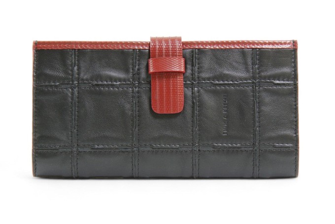 Travel Wallet | Leather & Fire-hose from Elvis & Kresse