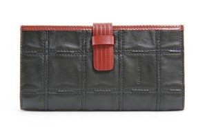 Travel Wallet | Leather & Fire-hose from Elvis & Kresse