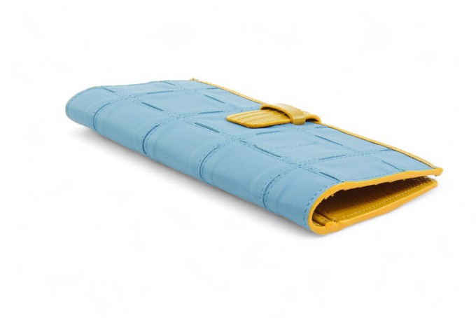 Travel Wallet | Leather & Fire-hose from Elvis & Kresse