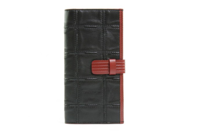 Travel Wallet | Leather & Fire-hose from Elvis & Kresse