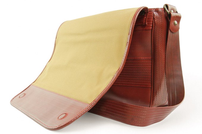 Messenger Bag | Fire-hose from Elvis & Kresse
