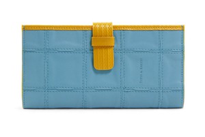 Travel Wallet | Leather & Fire-hose from Elvis & Kresse