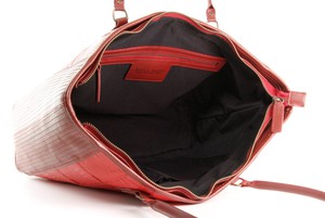 Classic Tote | Leather & Fire-hose from Elvis & Kresse