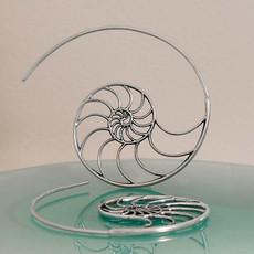 Zilveren oorbellen nautilusschelp via Fairy Positron