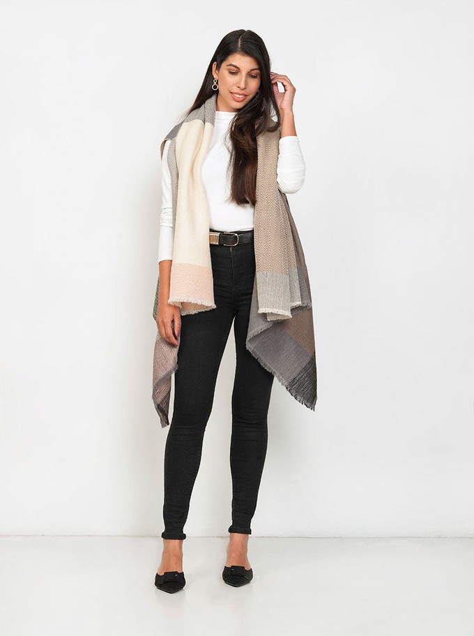 cape infinity wool pebble from Fifth Origins