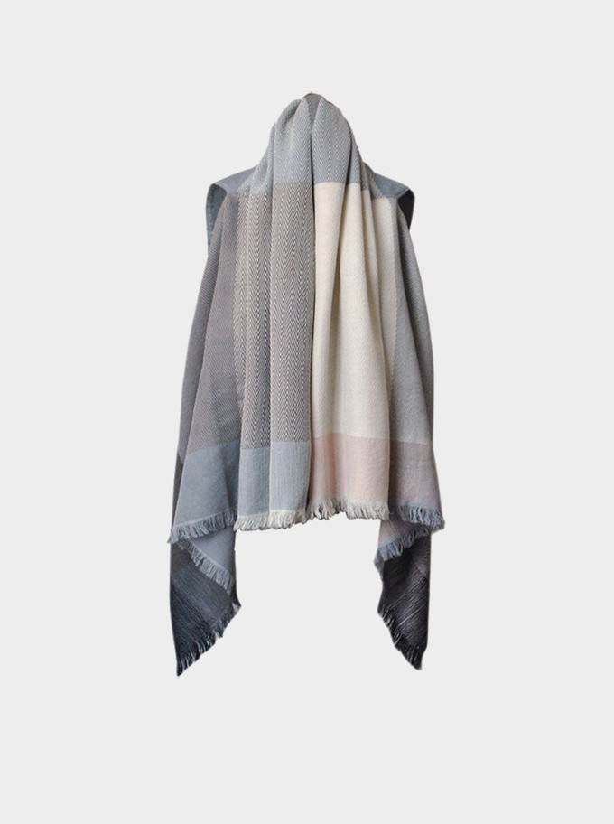 cape infinity wool pebble from Fifth Origins