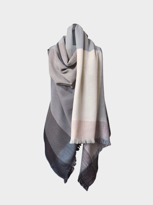 cape infinity wool pebble from Fifth Origins