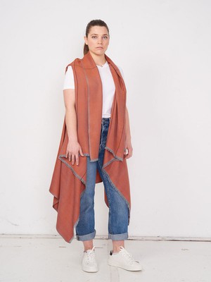 cape infinity lite wool spice from Fifth Origins