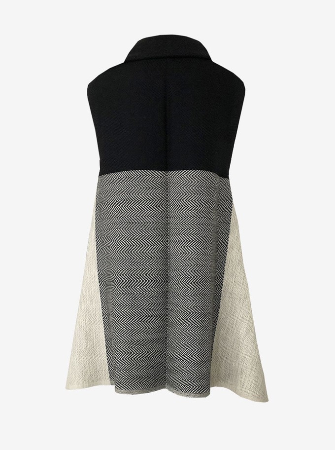 cape infinity wool black white from Fifth Origins