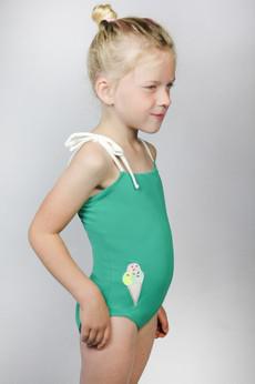 Recycling swimsuite Flori Petite, botanico / cream via Frija Omina