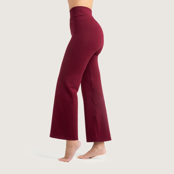 Yoga pants Relaxed Fit aubergine (red) from Frija Omina