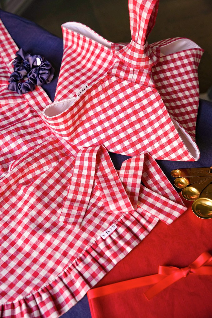 Keira Gingham Pie Holder from GAÂLA