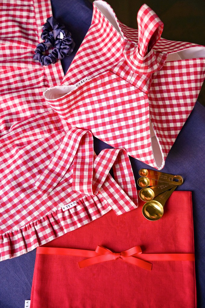 Keira Gingham Pie Holder from GAÂLA