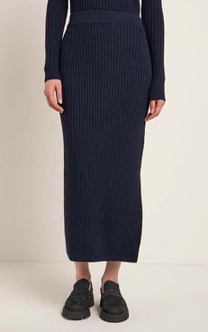 Skirt Ribbed Knit via Het Faire Oosten