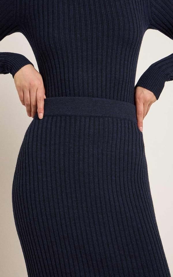 Skirt Ribbed Knit from Het Faire Oosten