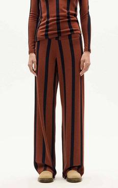 Pants Betty Toasted Navy via Het Faire Oosten