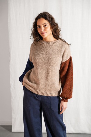 Baby-Alpaka Strickpullover Lupuna Colorblock Sand from Jyoti - Fair Works