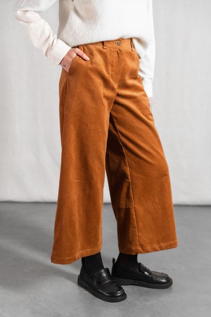 Bio-Baumwollcord Culotte Hemani Zimt from Jyoti - Fair Works Bio-Baumwollcord Culotte Hemani Zimt from Jyoti - Fair Works