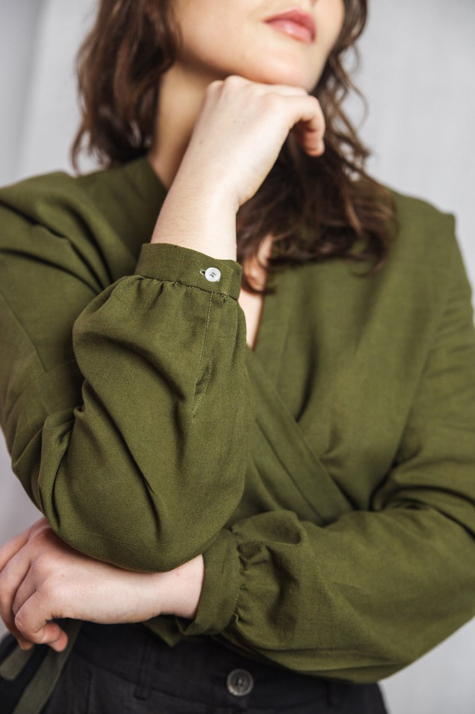 Cotton wrap blouse Harita moss green from Jyoti - Fair Works