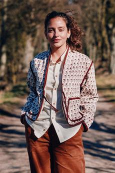 Organic cotton reversible jacket Dhaarti block print via Jyoti - Fair Works