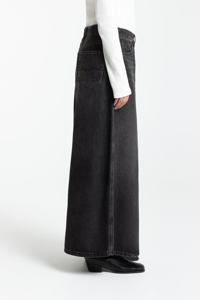 AMIRAH | VILMA BROWN BLACK WORN from Kings of Indigo