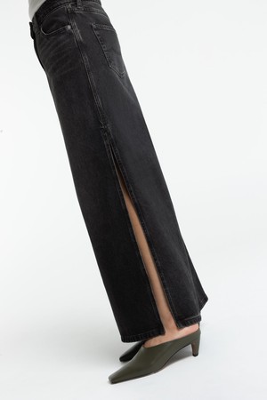 AMIRAH | VILMA BROWN BLACK WORN from Kings of Indigo