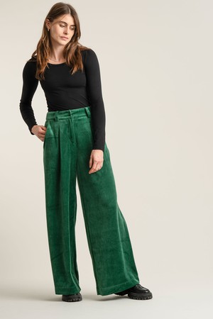 SOFIA Velvet Trouser - Green from KOMODO