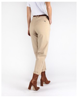 Lara Chino Sand from Kuyichi