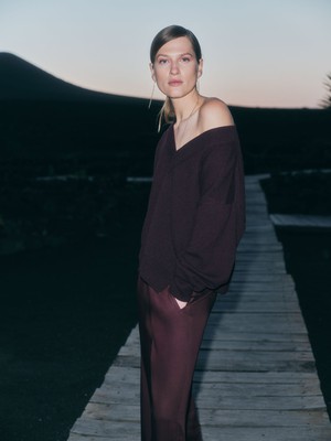 V-neck sweater (GOTS) from LANIUS