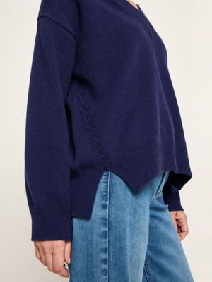 V-neck sweater (GOTS) from LANIUS