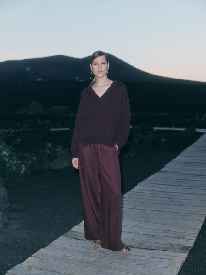 V-neck sweater (GOTS) from LANIUS