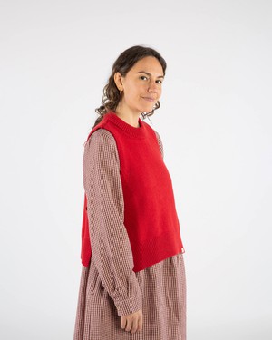 Apron Vest poppy from Matona