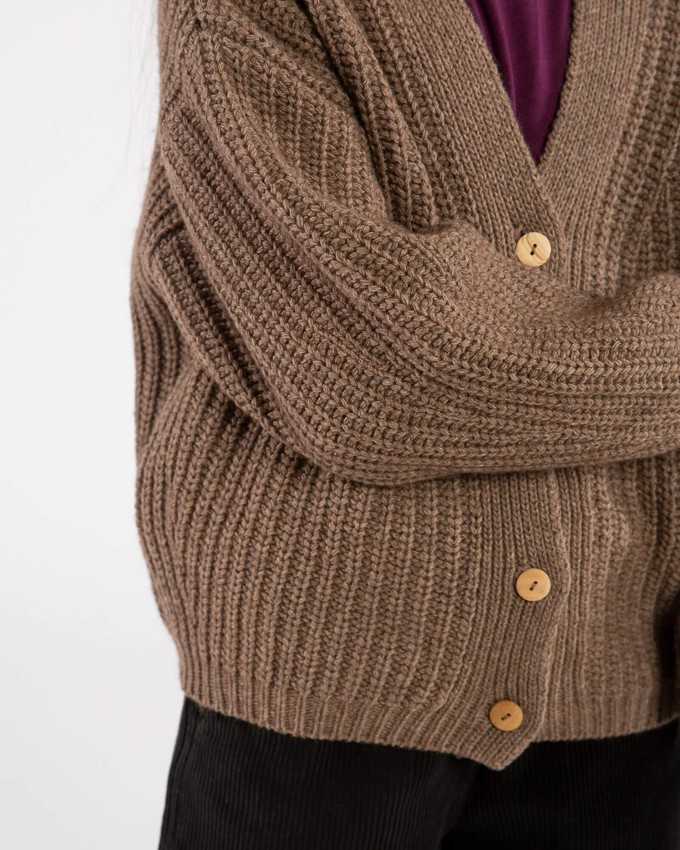 V-Neck Cardigan sepia from Matona