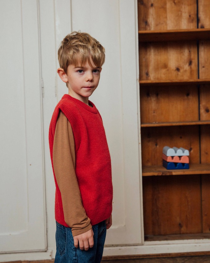 Hug Vest poppy from Matona