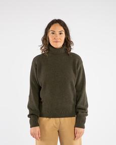 Turtleneck Pullover olive via Matona
