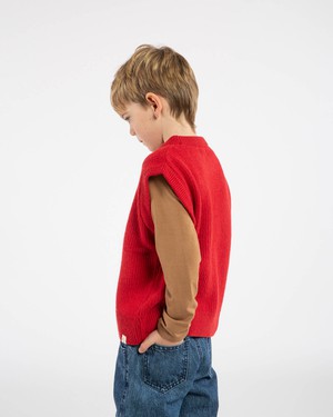 Hug Vest poppy from Matona