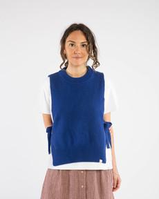 Apron Vest azure via Matona