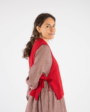 Apron Vest poppy from Matona