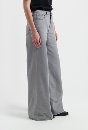 Sara High Loose Flow - Marge Grey from Mud Jeans